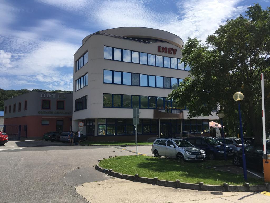 Imet Centrum Bratysława Zewnętrze zdjęcie